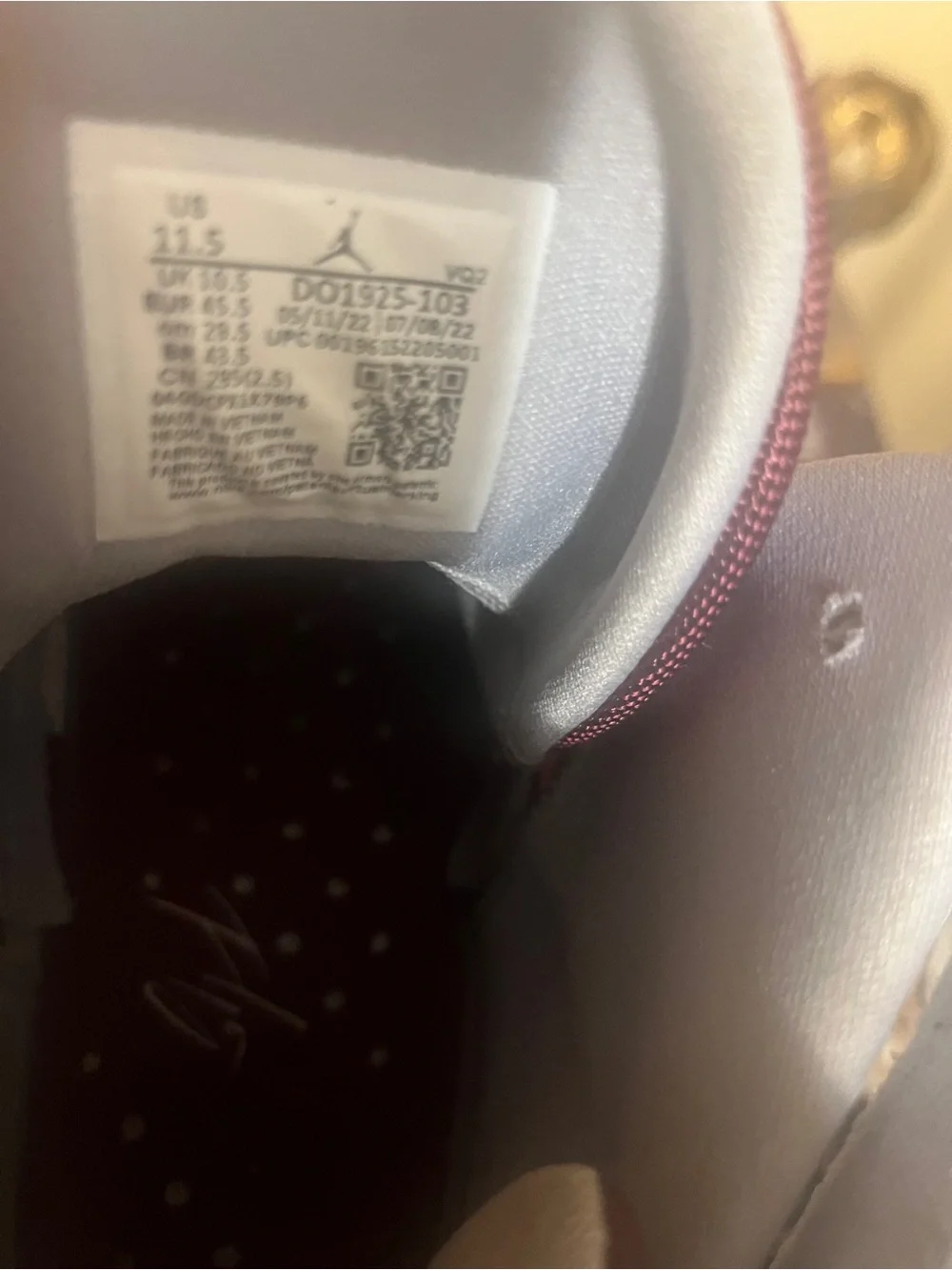 Nike Air Jordan Jumpman Two Trey White Cherrywood Red Size 11.5 DO1925-103